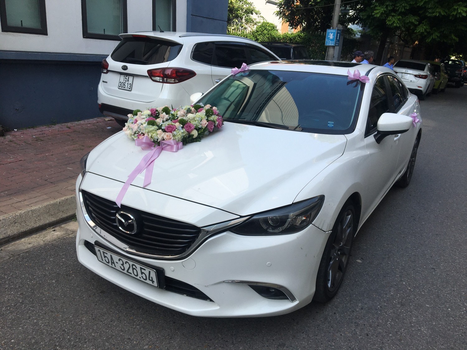 XE CƯỚI MAZDA 6 TRẮNG ĐÓN DÂU TỪ NGUYỄN TRÃI – NGÔ QUYỀN ĐẾN CAO NHÂN – THỦY NGUYÊN TẠI HẢI PHÒNG.