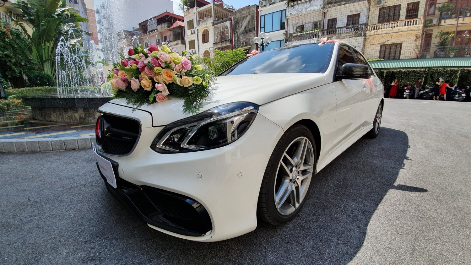 XE CƯỚI MERCEDES E400 ĐÓN DÂU TỪ TIỆM VÁY CƯỚI TRANG HOÀNG – NGÔ QUYỀN – HẢI PHÒNG ĐẾN KIM THÀNH – HẢI DƯƠNG
